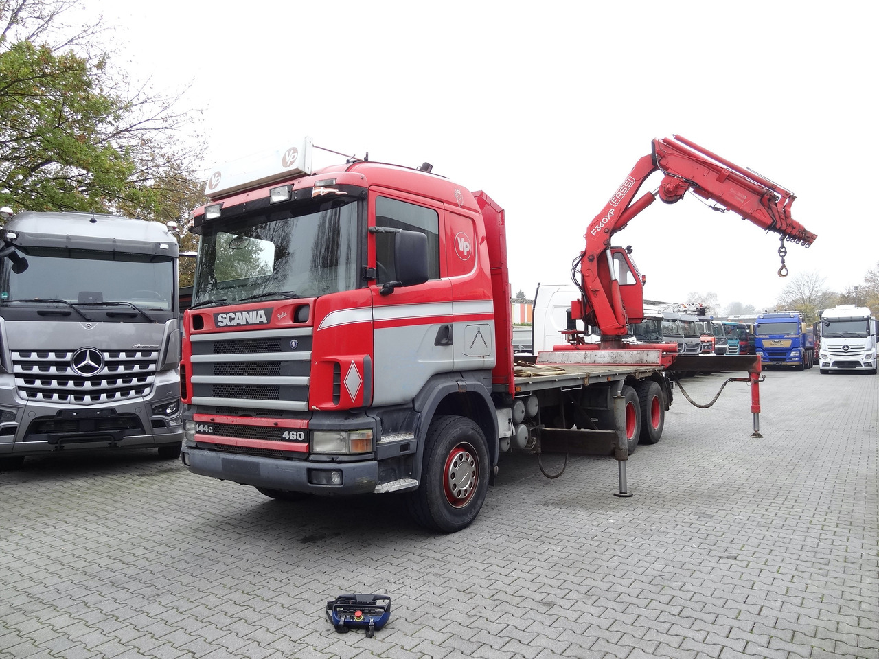 Scania R144 460 6X4 Fassi 360 bis 25 Meter - شاحنات مسطحة, شاحنة كرين: صورة 1 Scania R144 460 6X4 Fassi 360 bis 25 Meter - شاحنات مسطحة, شاحنة كرين: صورة 1