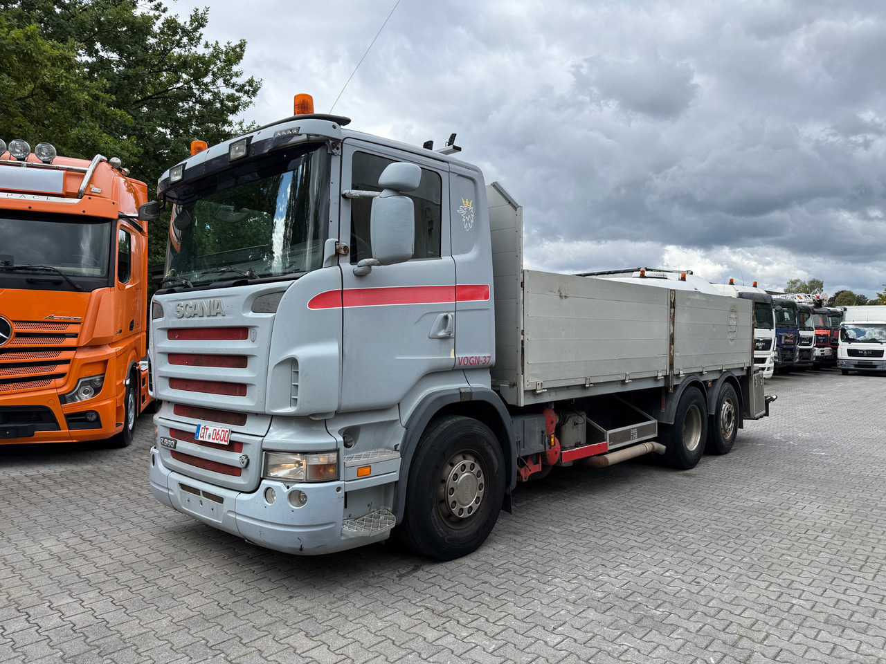 Scania R560 V8 6X2 Kranvorbereitung - شاحنات مسطحة, شاحنة كرين: صورة 1 Scania R560 V8 6X2 Kranvorbereitung - شاحنات مسطحة, شاحنة كرين: صورة 1