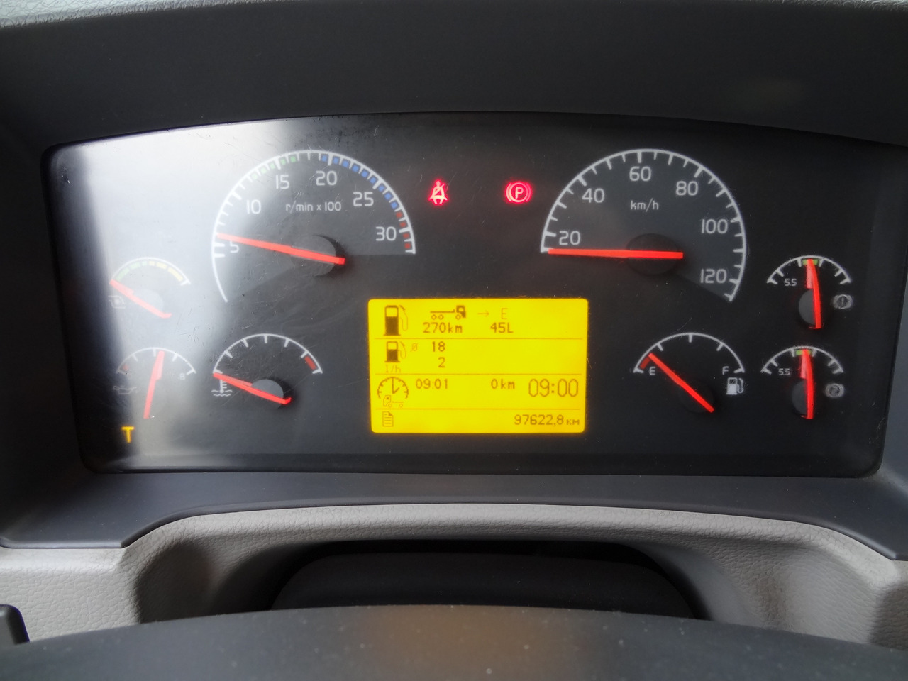 Volvo FE320 Fahrschule/ driving school - رأس تريلا: صورة 5 Volvo FE320 Fahrschule/ driving school - رأس تريلا: صورة 5