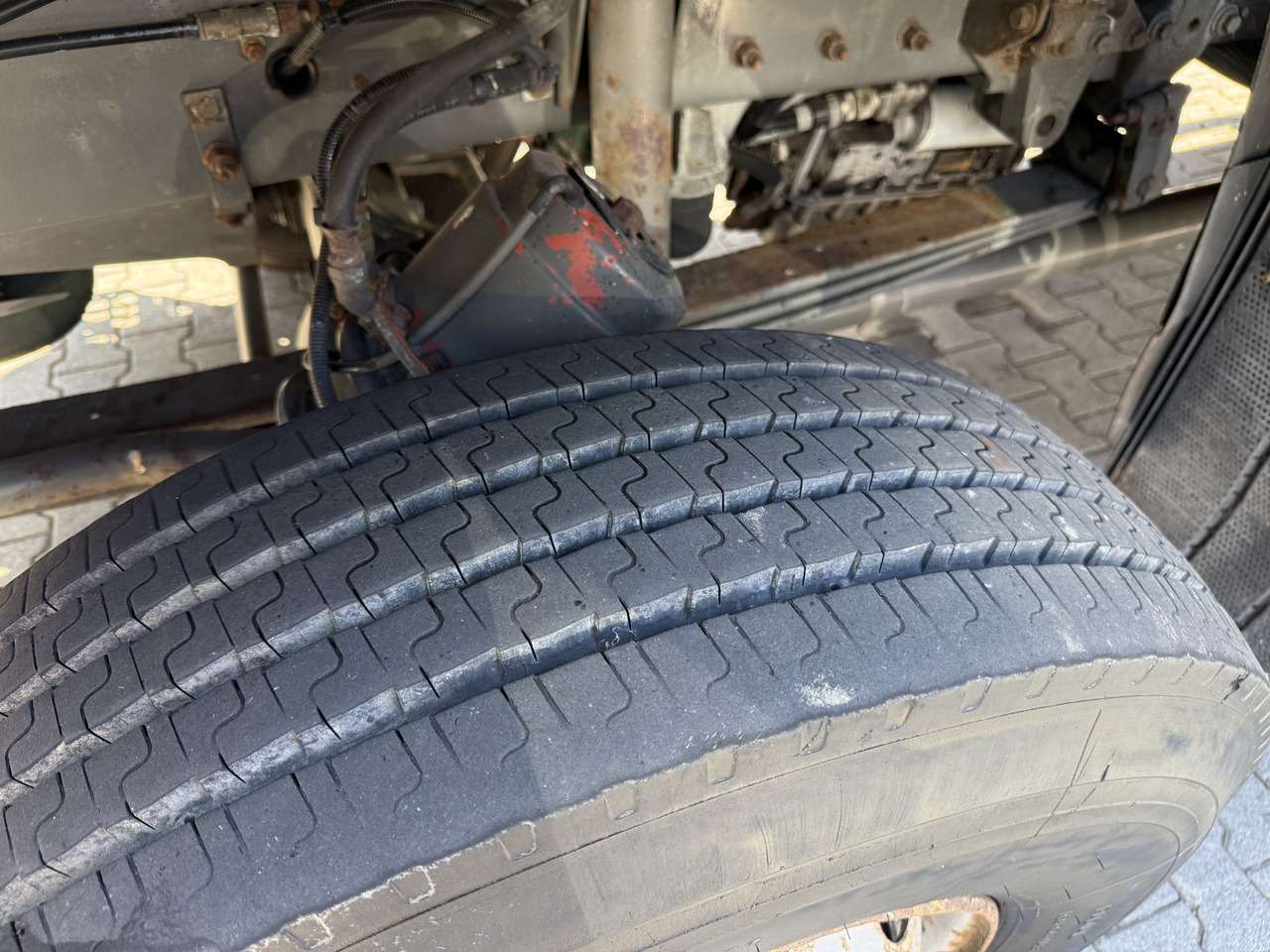 Volvo FM12 420 4X4 Kran MKG 300 bis 24 Meter - شاحنة كرين: صورة 5 Volvo FM12 420 4X4 Kran MKG 300 bis 24 Meter - شاحنة كرين: صورة 5