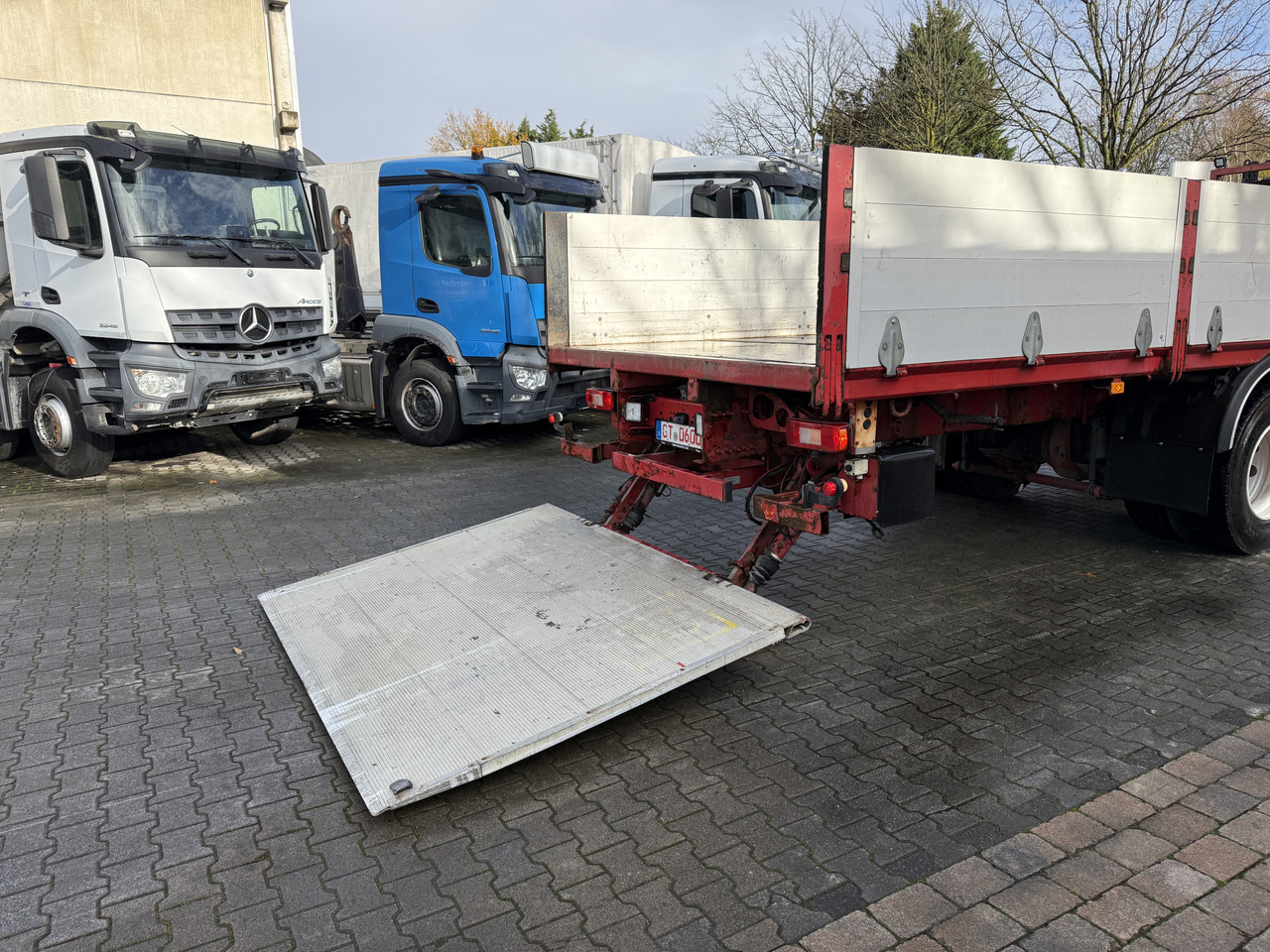 Volvo FM330 Kran Effer 165 bis 20 Meter - شاحنة كرين, شاحنات مسطحة: صورة 2 Volvo FM330 Kran Effer 165 bis 20 Meter - شاحنة كرين, شاحنات مسطحة: صورة 2