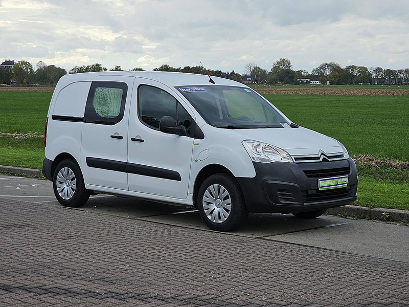 Citroën Berlingo 1.1 23kWH NAP Airco ! - شاحنة بصندوق مغلق, فان كهربائية: صورة 5 Citroën Berlingo 1.1 23kWH NAP Airco ! - شاحنة بصندوق مغلق, فان كهربائية: صورة 5