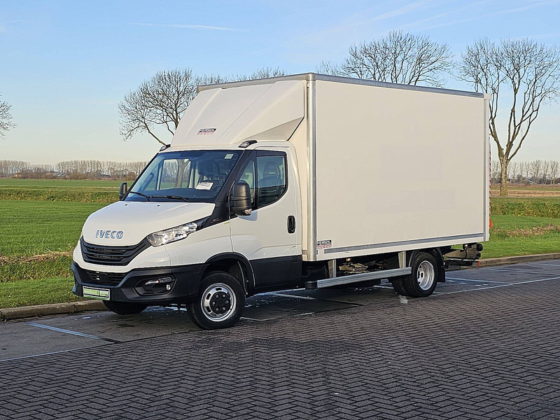 Iveco Daily 35C16 Bakwagen Laadklep ! - شاحنة بصندوق مغلق: صورة 2 Iveco Daily 35C16 Bakwagen Laadklep ! - شاحنة بصندوق مغلق: صورة 2