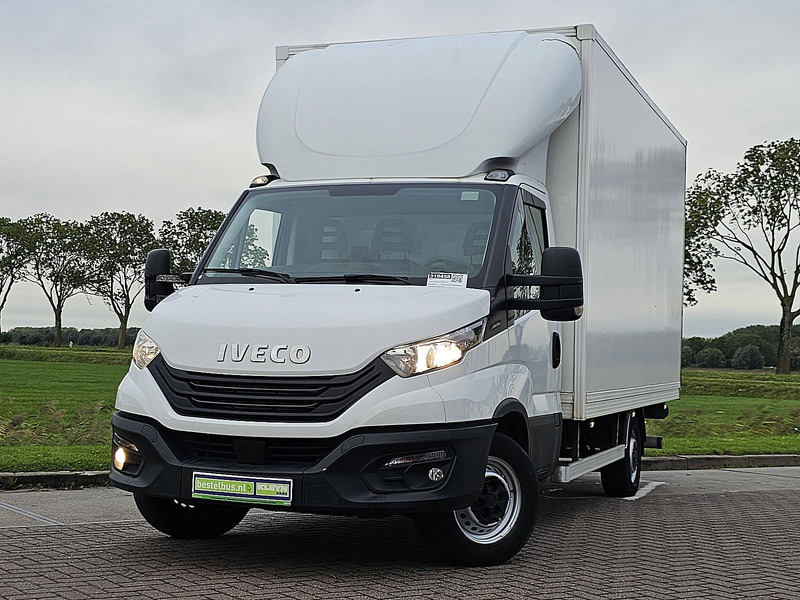 Iveco Daily 35S18 Bakwagen Laadklep! - شاحنة بصندوق مغلق: صورة 1 Iveco Daily 35S18 Bakwagen Laadklep! - شاحنة بصندوق مغلق: صورة 1