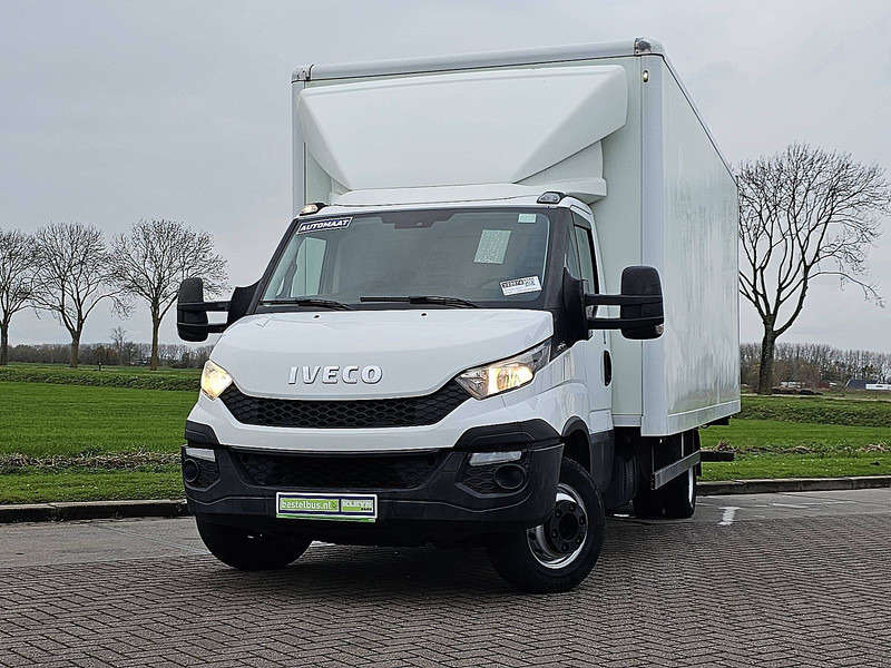 Iveco Daily 70C17 Bakwagen Laadklep - شاحنة بصندوق مغلق: صورة 1 Iveco Daily 70C17 Bakwagen Laadklep - شاحنة بصندوق مغلق: صورة 1