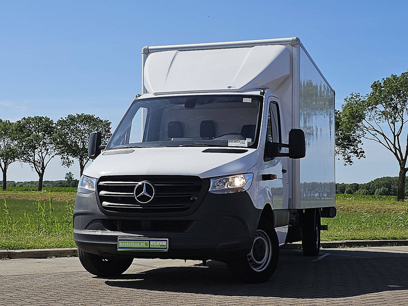 Mercedes-Benz Sprinter 317 Bakwagen Laadklep! - شاحنة بصندوق مغلق: صورة 1 Mercedes-Benz Sprinter 317 Bakwagen Laadklep! - شاحنة بصندوق مغلق: صورة 1