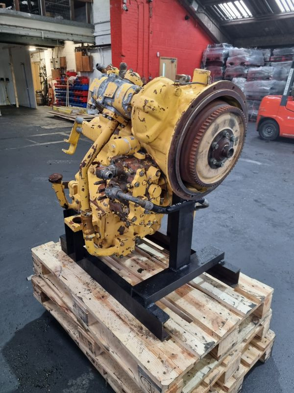 Komatsu 714-16-20002 Gearbox (Plant) - صندوق التروس - آلات الإنشاء: صورة 1 Komatsu 714-16-20002 Gearbox (Plant) - صندوق التروس - آلات الإنشاء: صورة 1