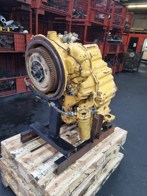 Komatsu 714-16-20002 Gearbox (Plant) - صندوق التروس - آلات الإنشاء: صورة 4 Komatsu 714-16-20002 Gearbox (Plant) - صندوق التروس - آلات الإنشاء: صورة 4