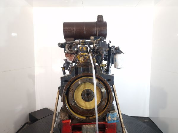 Komatsu S6D108-1 Engine (Plant) - محرك - آلات الإنشاء: صورة 4 Komatsu S6D108-1 Engine (Plant) - محرك - آلات الإنشاء: صورة 4