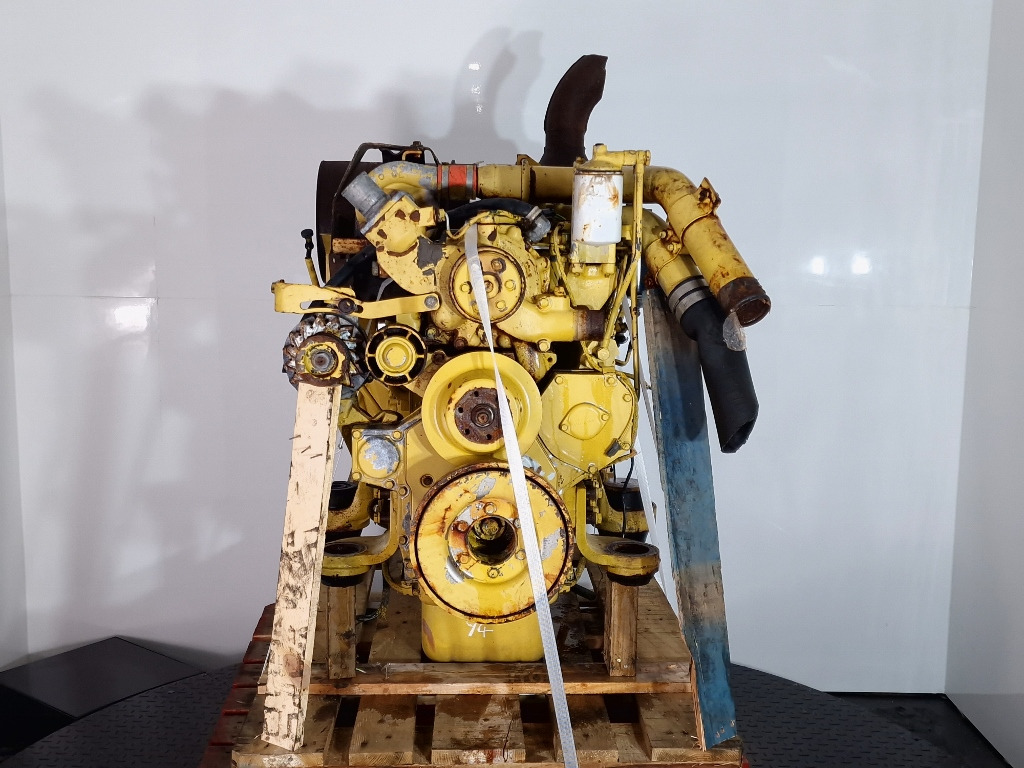 Komatsu SA6D95L-1 - محرك - آلات الإنشاء: صورة 5 Komatsu SA6D95L-1 - محرك - آلات الإنشاء: صورة 5