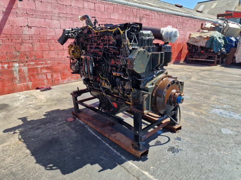 Komatsu SAA6D170E-5 Engine (Plant) - محرك - آلات الإنشاء: صورة 3 Komatsu SAA6D170E-5 Engine (Plant) - محرك - آلات الإنشاء: صورة 3