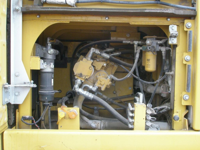 Caterpillar 326FL - حفار زاحف: صورة 5 Caterpillar 326FL - حفار زاحف: صورة 5