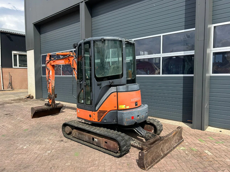 Hitachi ZX35U-2 - حفار صغير: صورة 2 Hitachi ZX35U-2 - حفار صغير: صورة 2