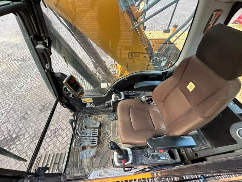 JCB JS220LC - حفار زاحف: صورة 5 JCB JS220LC - حفار زاحف: صورة 5