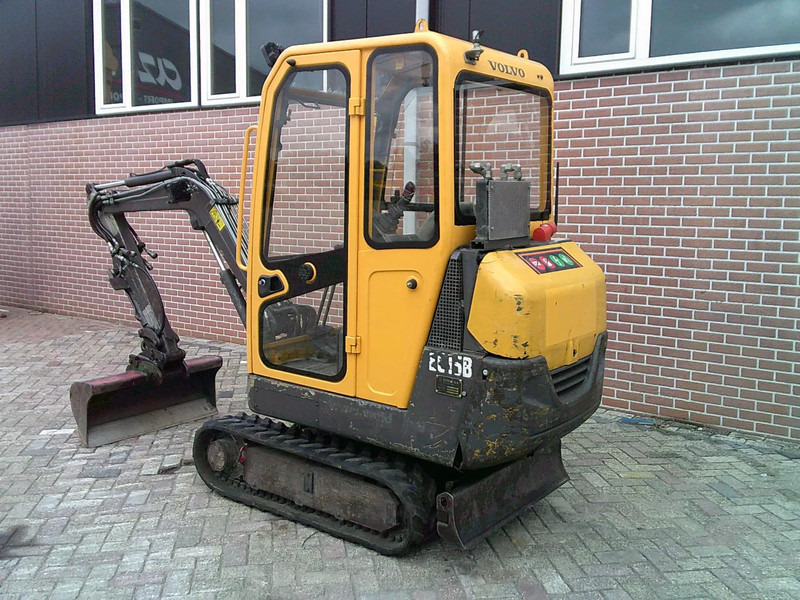 Volvo EC15B - حفار صغير: صورة 2 Volvo EC15B - حفار صغير: صورة 2