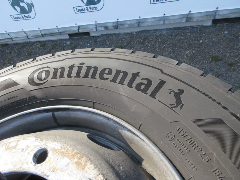 Continental 315/70R 22.5 CONTINENTAL BANDEN 4 STUKS MET STAAL WIEL - إطارات - شاحنة: صورة 2 Continental 315/70R 22.5 CONTINENTAL BANDEN 4 STUKS MET STAAL WIEL - إطارات - شاحنة: صورة 2