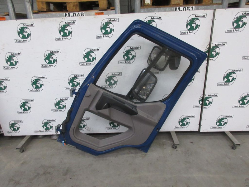 DAF 1715427 DEUR RECHTS LF 290 EURO 6 MET RAAM - باب و قطع الغيار - شاحنة: صورة 2 DAF 1715427 DEUR RECHTS LF 290 EURO 6 MET RAAM - باب و قطع الغيار - شاحنة: صورة 2