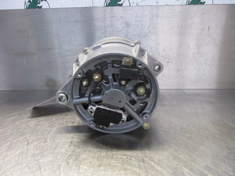 Iveco 0 120 689 524 BOSCH DYNAMO IVECO EURO 2 NIEUWE OP VOORRAAD - مبادل - شاحنة: صورة 4 Iveco 0 120 689 524 BOSCH DYNAMO IVECO EURO 2 NIEUWE OP VOORRAAD - مبادل - شاحنة: صورة 4