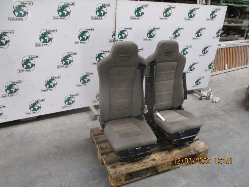 Iveco 5801416515 // 5801419691 HI WAY EURO 6 RECHT EN LINKS - مقعد - شاحنة: صورة 3 Iveco 5801416515 // 5801419691 HI WAY EURO 6 RECHT EN LINKS - مقعد - شاحنة: صورة 3