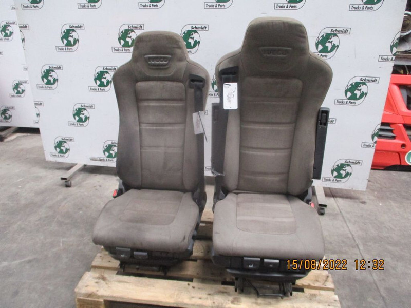 Iveco 5801416515 // 5801419691 HI WAY EURO 6 RECHT EN LINKS - مقعد - شاحنة: صورة 4 Iveco 5801416515 // 5801419691 HI WAY EURO 6 RECHT EN LINKS - مقعد - شاحنة: صورة 4