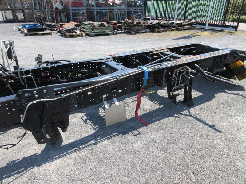 Iveco 5802420188 CHASSIS COMPLEET 440S46 S WAY 2021 - إطار هيكلي/ إطار معدني - شاحنة: صورة 5 Iveco 5802420188 CHASSIS COMPLEET 440S46 S WAY 2021 - إطار هيكلي/ إطار معدني - شاحنة: صورة 5