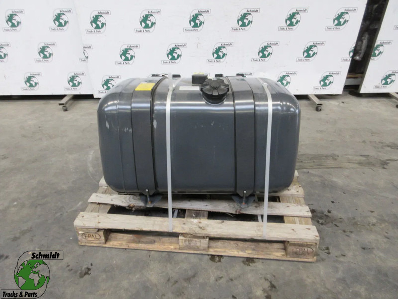 Mercedes-Benz A 960 470 71 02 // 290 LITER TANK NIEUWE MERCEDES MP4 EURO 6 - خزان الوقود - شاحنة: صورة 1 Mercedes-Benz A 960 470 71 02 // 290 LITER TANK NIEUWE MERCEDES MP4 EURO 6 - خزان الوقود - شاحنة: صورة 1