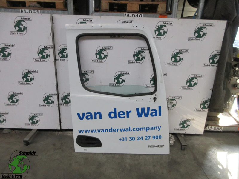 Mercedes-Benz A 960 720 24 03 DEUR MERCEDES 1845 EURO 6 RECHTS - باب و قطع الغيار - شاحنة: صورة 1 Mercedes-Benz A 960 720 24 03 DEUR MERCEDES 1845 EURO 6 RECHTS - باب و قطع الغيار - شاحنة: صورة 1