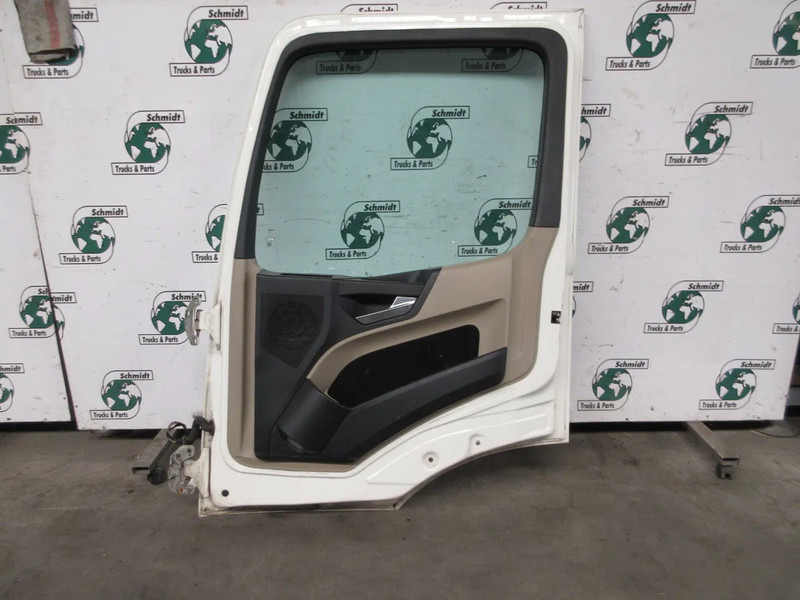 Mercedes-Benz A 960 720 26 03 DEUR MERCEDES MP4 RECHTS MODEL 2018 - باب و قطع الغيار - شاحنة: صورة 4 Mercedes-Benz A 960 720 26 03 DEUR MERCEDES MP4 RECHTS MODEL 2018 - باب و قطع الغيار - شاحنة: صورة 4