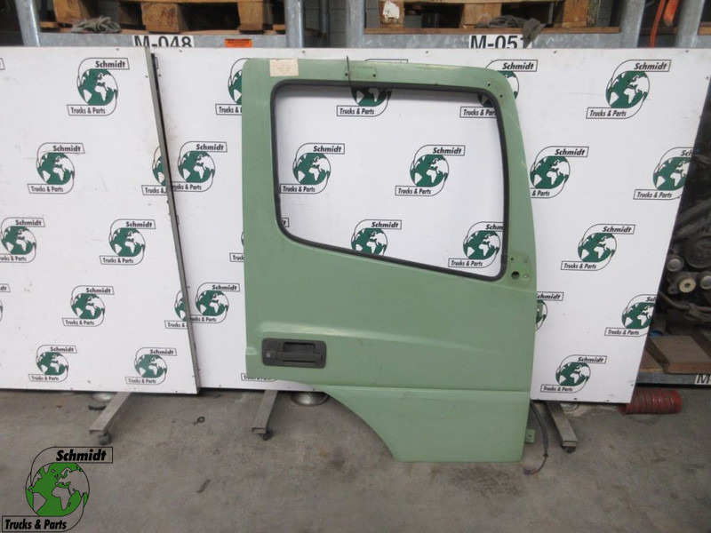 Mercedes-Benz AXOR A 979 720 20 05 PORTIER RECHTS - باب و قطع الغيار - شاحنة: صورة 1 Mercedes-Benz AXOR A 979 720 20 05 PORTIER RECHTS - باب و قطع الغيار - شاحنة: صورة 1