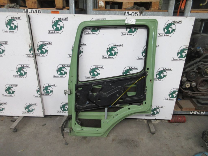 Mercedes-Benz AXOR A 979 720 20 05 PORTIER RECHTS - باب و قطع الغيار - شاحنة: صورة 3 Mercedes-Benz AXOR A 979 720 20 05 PORTIER RECHTS - باب و قطع الغيار - شاحنة: صورة 3