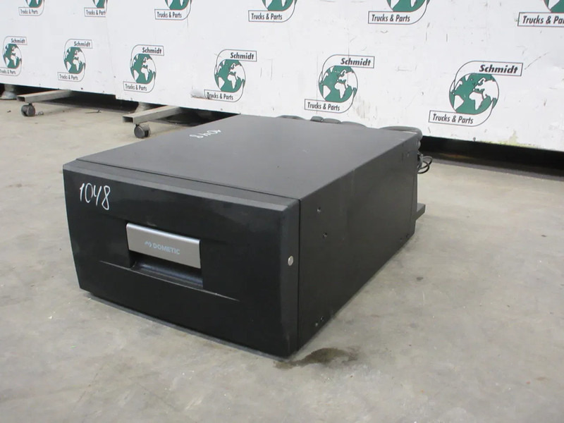 Volvo 82849283 // 24899356 KOELKAST VOLVO FM 330 EURO 6 MODEL 2023 - النظام الكهربائي - شاحنة: صورة 3 Volvo 82849283 // 24899356 KOELKAST VOLVO FM 330 EURO 6 MODEL 2023 - النظام الكهربائي - شاحنة: صورة 3