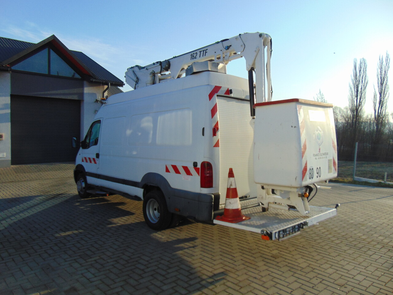 RENAULT Mascott 2,8dCi 110 L2H3 France Elevateur 152TTF 162TTF - منصة جومحمولةية: صورة 3 RENAULT Mascott 2,8dCi 110 L2H3 France Elevateur 152TTF 162TTF - منصة جومحمولةية: صورة 3