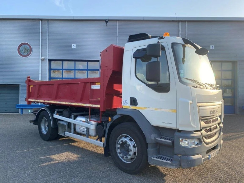 DAF LF310 / MAREL TIPPER / TUV:09-08-2024 / ONLY:145335 KM / MANUAL / EURO-6 / 2016 - شاحنة قلاب: صورة 4 DAF LF310 / MAREL TIPPER / TUV:09-08-2024 / ONLY:145335 KM / MANUAL / EURO-6 / 2016 - شاحنة قلاب: صورة 4
