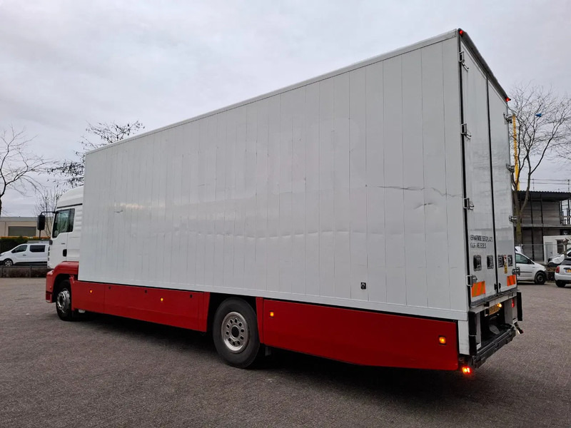 MAN TG310A / NL TRUCK / TUV:06-07-2026 / ONLY:249085 KM / SMART TACHO / 1SIDE OPEN / PLATFORM 2000 KG / AUTOMATIC / EURO-3 / 2002 - شاحنة صندوقية: صورة 4 MAN TG310A / NL TRUCK / TUV:06-07-2026 / ONLY:249085 KM / SMART TACHO / 1SIDE OPEN / PLATFORM 2000 KG / AUTOMATIC / EURO-3 / 2002 - شاحنة صندوقية: صورة 4