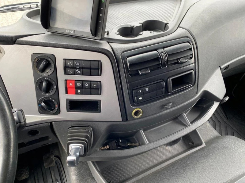 شاحنة صندوقية Mercedes-Benz ATEGO 1624 / AUTOMATIC / CLOSED BOX / SIDE DOORS / AIRCO / LWDS / FCW / EURO-6 / 2016: صورة 18