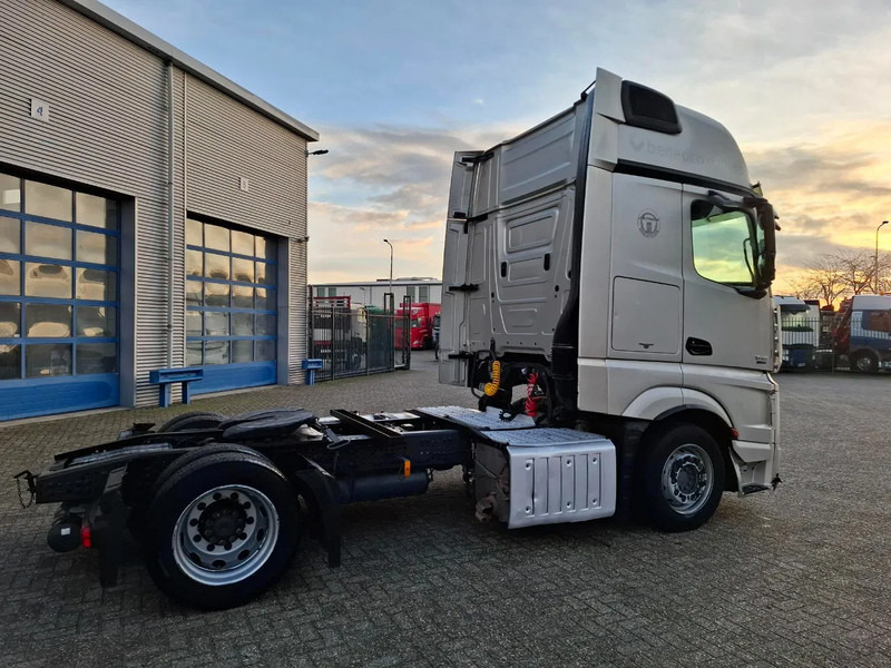 Mercedes-Benz Actros 1842 / NL TRUCK / MEGA / TUV:12-02-2026 / GIGASPACE / ONLY:526303 KM / SMART TACHO / AUTOMATIC / EURO-6 / 2012 - رأس تريلا: صورة 5 Mercedes-Benz Actros 1842 / NL TRUCK / MEGA / TUV:12-02-2026 / GIGASPACE / ONLY:526303 KM / SMART TACHO / AUTOMATIC / EURO-6 / 2012 - رأس تريلا: صورة 5