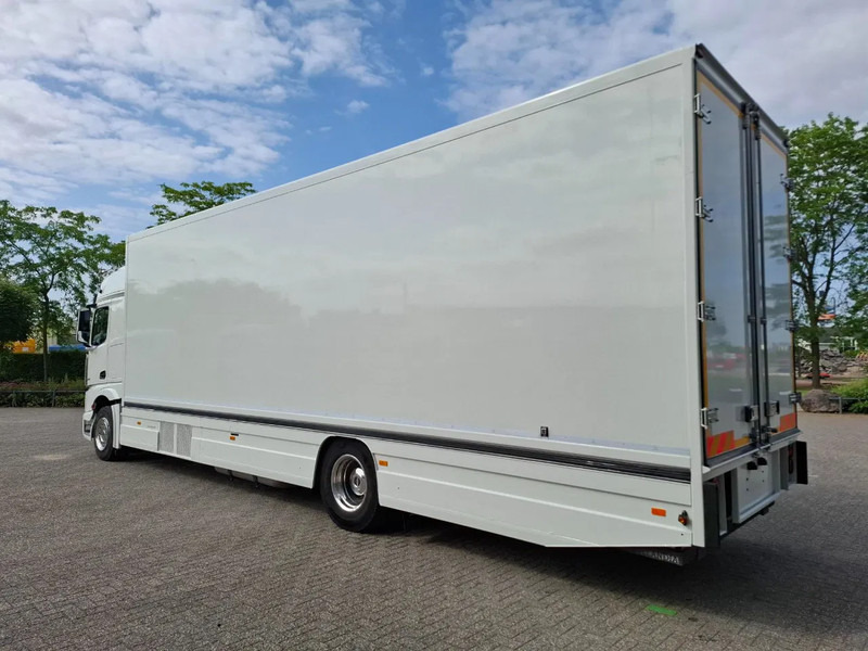 Mercedes-Benz Actros 1843 / GERMAN FLOWER TRUCK / 162021 KM / ISOLATED BOX / COOL & HEATED / NAVI / PLATFORM 1500 KG / TOP CONDITION / FULL-AI - شاحنة بيع: صورة 3 Mercedes-Benz Actros 1843 / GERMAN FLOWER TRUCK / 162021 KM / ISOLATED BOX / COOL & HEATED / NAVI / PLATFORM 1500 KG / TOP CONDITION / FULL-AI - شاحنة بيع: صورة 3
