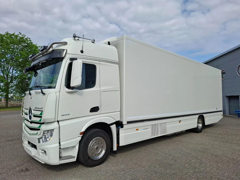 Mercedes-Benz Actros 1843 / GERMAN FLOWER TRUCK / 162021 KM / ISOLATED BOX / COOL & HEATED / NAVI / PLATFORM 1500 KG / TOP CONDITION / FULL-AI - شاحنة بيع: صورة 1 Mercedes-Benz Actros 1843 / GERMAN FLOWER TRUCK / 162021 KM / ISOLATED BOX / COOL & HEATED / NAVI / PLATFORM 1500 KG / TOP CONDITION / FULL-AI - شاحنة بيع: صورة 1