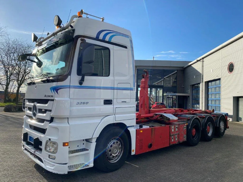 Mercedes-Benz Actros 3260 V8 / 15,9L / 8X4 / BIG AXLE / PALFINGER T26 HOOKLIFT / LIFT+LENKACHSE / FULL-AIR / AIRCO / AUTOMATIC / EURO-5 / 2013 - شاحنة برافعة خطافية: صورة 3 Mercedes-Benz Actros 3260 V8 / 15,9L / 8X4 / BIG AXLE / PALFINGER T26 HOOKLIFT / LIFT+LENKACHSE / FULL-AIR / AIRCO / AUTOMATIC / EURO-5 / 2013 - شاحنة برافعة خطافية: صورة 3