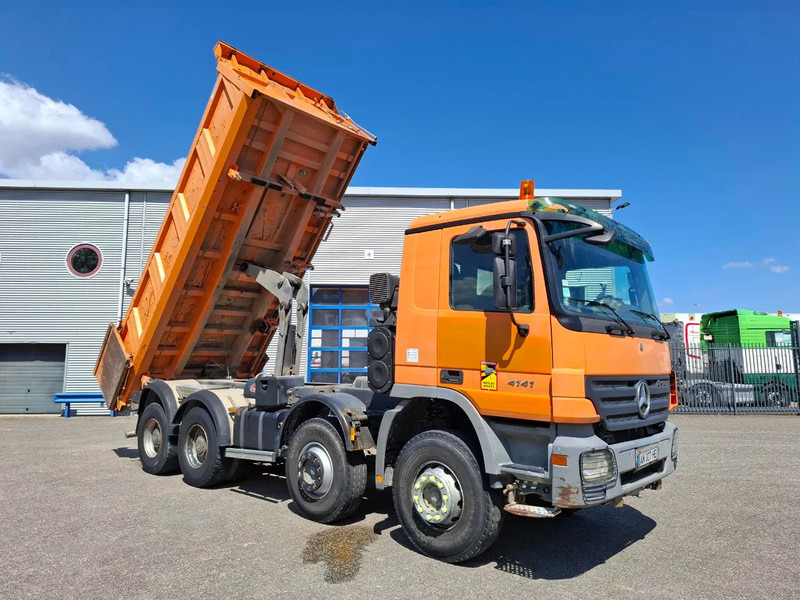 Mercedes-Benz Actros 4141 / 3SIDE MEILLER TIPPER / FULL-STEEL / DRUM BRAKES / ONLY:535937 KM / 2XSTEERING AXLE / AIRCO / AUTOMATIC / EURO-3 / - شاحنة قلاب: صورة 5 Mercedes-Benz Actros 4141 / 3SIDE MEILLER TIPPER / FULL-STEEL / DRUM BRAKES / ONLY:535937 KM / 2XSTEERING AXLE / AIRCO / AUTOMATIC / EURO-3 / - شاحنة قلاب: صورة 5
