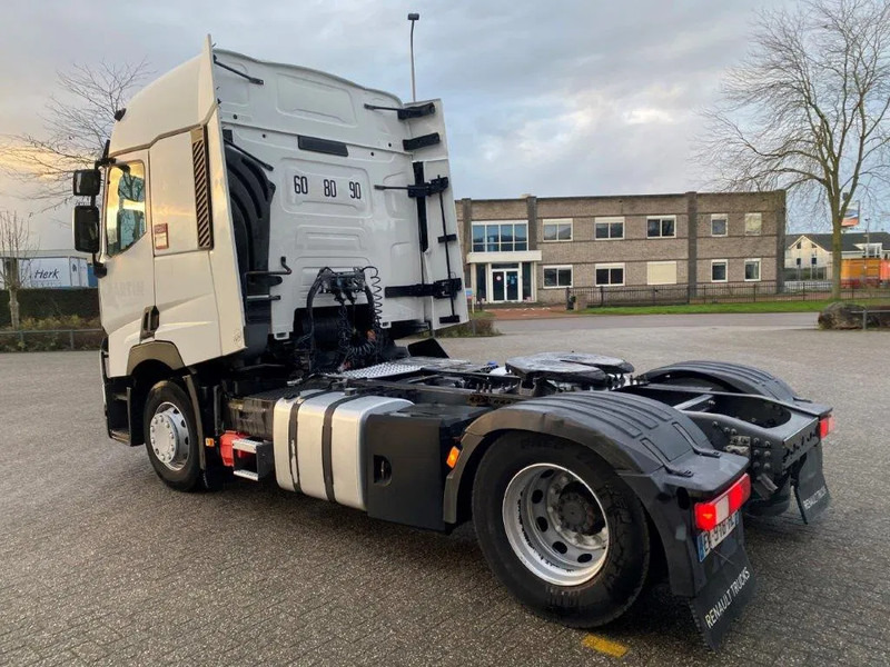 Renault T480 COMFORT / DOUBLE TANK / LWDS / AIRCO / 2XBED / AUTOMATIC / EURO-6 / 2016 - رأس تريلا: صورة 3 Renault T480 COMFORT / DOUBLE TANK / LWDS / AIRCO / 2XBED / AUTOMATIC / EURO-6 / 2016 - رأس تريلا: صورة 3