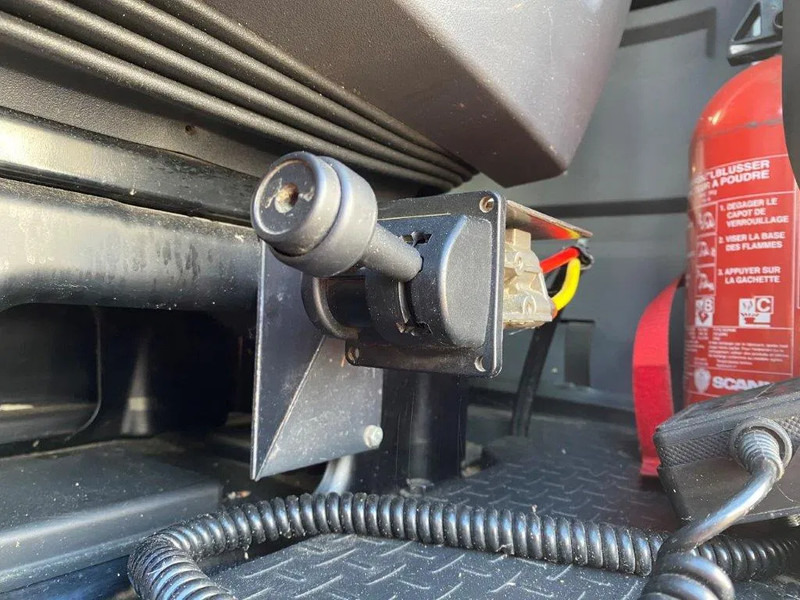 رأس تريلا Scania R420 / HYDRAULICS / ALCOA / AIRCO / GOOD CONDITION / MANUAL / EURO-4 / 2007: صورة 13 رأس تريلا Scania R420 / HYDRAULICS / ALCOA / AIRCO / GOOD CONDITION / MANUAL / EURO-4 / 2007: صورة 13