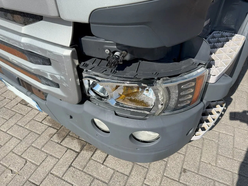 Scania R490 / 8X4 / ENGINE RUNNING / RETARDER / 9 TON FRONT AXLE / LIFT+LENKACHSE / AUTOMATIC / EURO-6 / 2017 - شاحنة بهيكل معدني للمقصورة: صورة 5 Scania R490 / 8X4 / ENGINE RUNNING / RETARDER / 9 TON FRONT AXLE / LIFT+LENKACHSE / AUTOMATIC / EURO-6 / 2017 - شاحنة بهيكل معدني للمقصورة: صورة 5