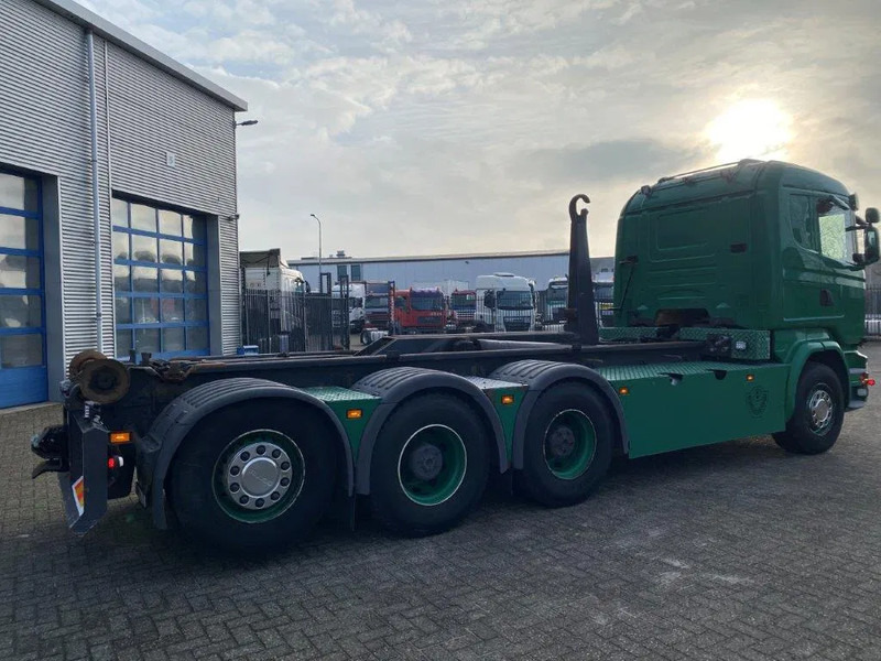 Scania R520 V8 / 8X4 / BIG AXLE / AJK HOOKLIFT 30TON / LIFT+LENKACHSE / NAVI / LEATHER / FULL-AIR / AUTOMATIC / EURO-6 / 2015 - شاحنة برافعة خطافية: صورة 5 Scania R520 V8 / 8X4 / BIG AXLE / AJK HOOKLIFT 30TON / LIFT+LENKACHSE / NAVI / LEATHER / FULL-AIR / AUTOMATIC / EURO-6 / 2015 - شاحنة برافعة خطافية: صورة 5