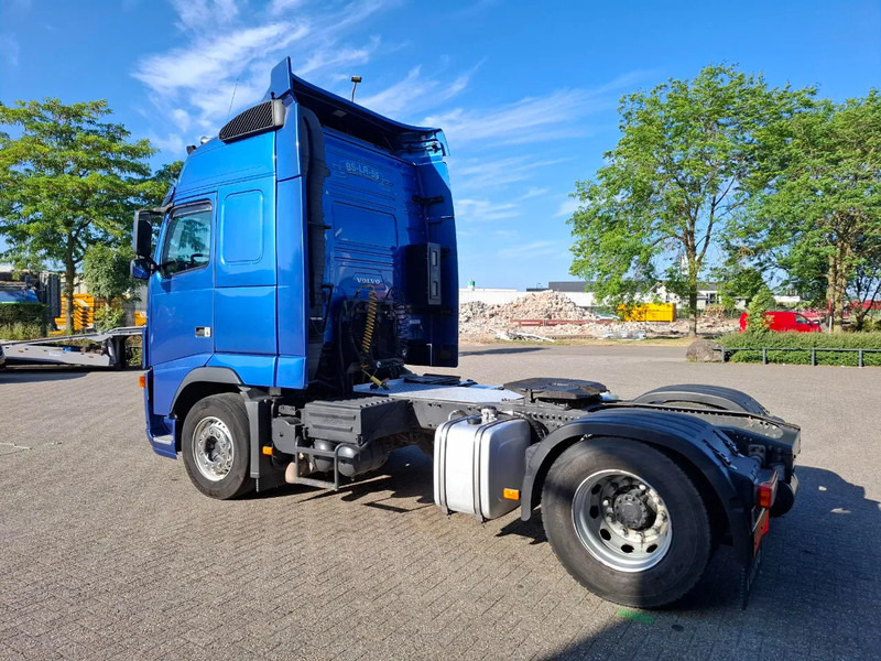 Volvo FH13-400 / HYDRAULICS / NL TRUCK / TUV:14-09-2025 / GLOBETROTTER / FRIGDE / AIRCO / AUTOMATIC / EURO-5 / 2006 - رأس تريلا: صورة 3 Volvo FH13-400 / HYDRAULICS / NL TRUCK / TUV:14-09-2025 / GLOBETROTTER / FRIGDE / AIRCO / AUTOMATIC / EURO-5 / 2006 - رأس تريلا: صورة 3