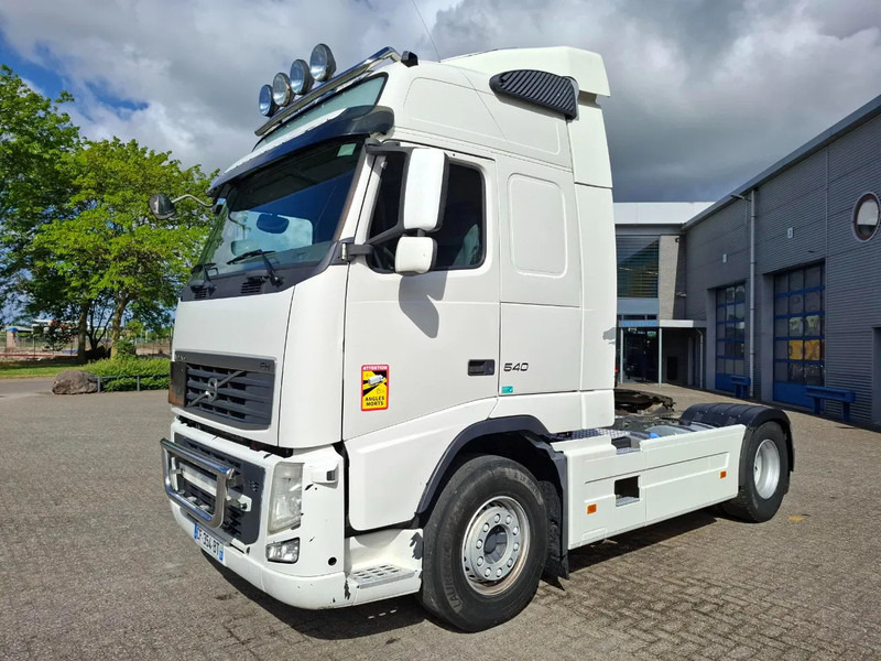 Volvo FH13-540 / HYDRAULICS / VEB+ / TUV:01-04-2026 / FRIDGE / AIRCO / SIDESKIRTS / AUTOMATIC / EURO-5 / 2012 - مقطورة السحب: صورة 1 Volvo FH13-540 / HYDRAULICS / VEB+ / TUV:01-04-2026 / FRIDGE / AIRCO / SIDESKIRTS / AUTOMATIC / EURO-5 / 2012 - مقطورة السحب: صورة 1