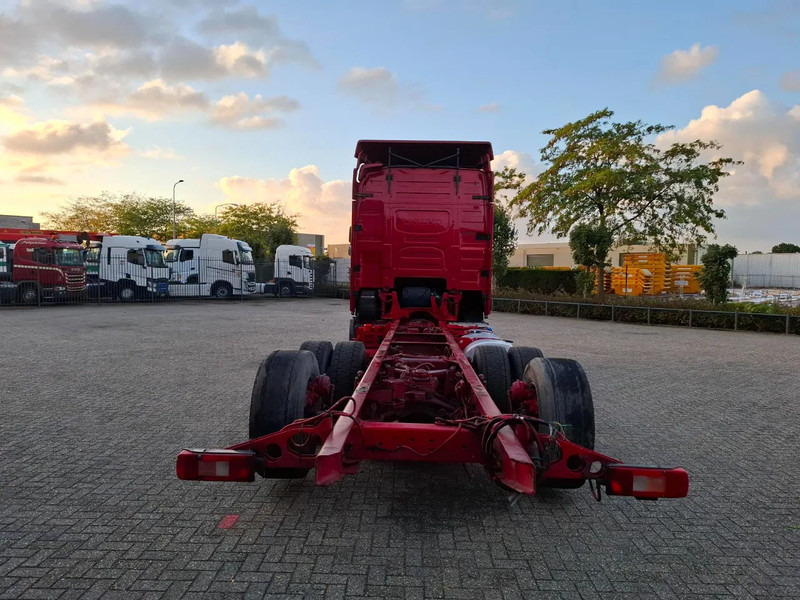 Volvo FH16-750 / BIG AXLE / VEB+ / ONLY:679711 KM / TECHNICAL 70TON / 9TON FRONT AXLE / INLINER / FULL-AIR / AUTOMATIC / EURO-6 / 2018 - شاحنة بهيكل معدني للمقصورة: صورة 4 Volvo FH16-750 / BIG AXLE / VEB+ / ONLY:679711 KM / TECHNICAL 70TON / 9TON FRONT AXLE / INLINER / FULL-AIR / AUTOMATIC / EURO-6 / 2018 - شاحنة بهيكل معدني للمقصورة: صورة 4