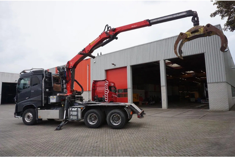 Volvo FH16-750 / ENGINE RUNNING / 6x4 / RETARDER / BIG AXLE / VEB+ / PALFINGER FD250 / EURO-6 / 2016 - شاحنة قطع الأشجار, شاحنة كرين: صورة 5 Volvo FH16-750 / ENGINE RUNNING / 6x4 / RETARDER / BIG AXLE / VEB+ / PALFINGER FD250 / EURO-6 / 2016 - شاحنة قطع الأشجار, شاحنة كرين: صورة 5
