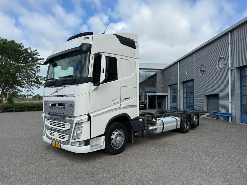 Volvo FH4-420 / NL TRUCK / DOUBLE TANK / PARKCOOL / BDF / VEB? / LWDS / FRIDGE / FULL-AIR / LIFT AXLE / AUTOMATIC / EURO-6 / 2016 - ناقلة حاويات/ شاحنة حاويات: صورة 1 Volvo FH4-420 / NL TRUCK / DOUBLE TANK / PARKCOOL / BDF / VEB? / LWDS / FRIDGE / FULL-AIR / LIFT AXLE / AUTOMATIC / EURO-6 / 2016 - ناقلة حاويات/ شاحنة حاويات: صورة 1