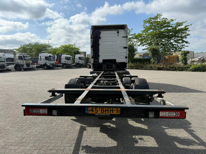 Volvo FH4-420 / NL TRUCK / DOUBLE TANK / PARKCOOL / BDF / VEB? / LWDS / FRIDGE / FULL-AIR / LIFT AXLE / AUTOMATIC / EURO-6 / 2016 - ناقلة حاويات/ شاحنة حاويات: صورة 4 Volvo FH4-420 / NL TRUCK / DOUBLE TANK / PARKCOOL / BDF / VEB? / LWDS / FRIDGE / FULL-AIR / LIFT AXLE / AUTOMATIC / EURO-6 / 2016 - ناقلة حاويات/ شاحنة حاويات: صورة 4